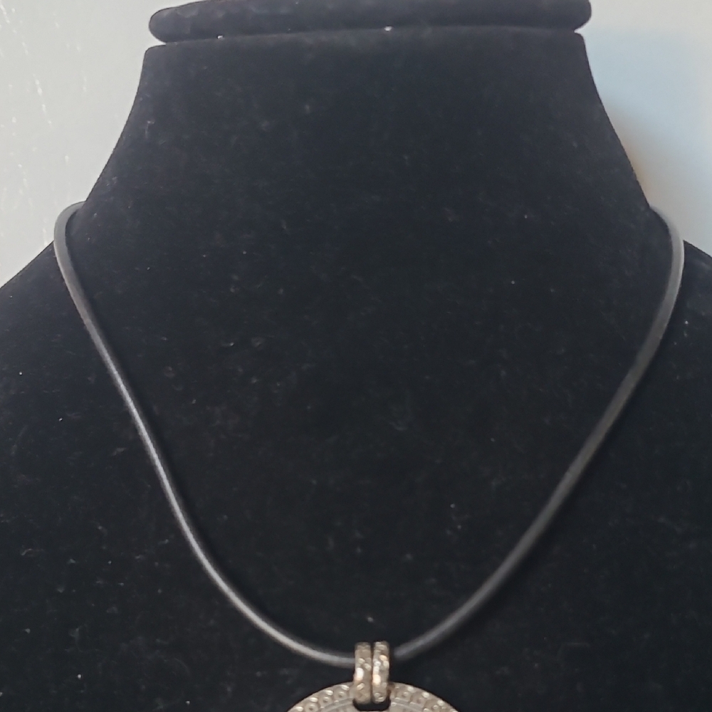Elegant Silver Pendant Necklace